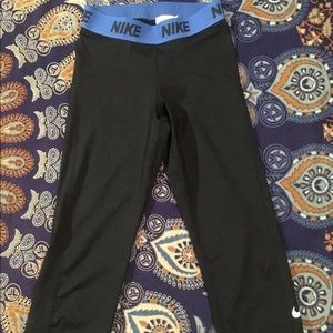 Nike Dri-Fit Black Capris Size XS